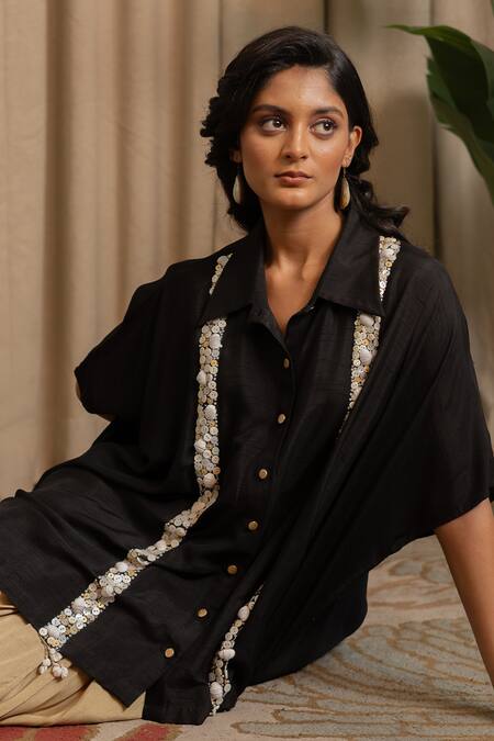 Vanshika Agarwal Label_Black Bemberg, Silk Sequins, Stones Tressa Embellished Kaftan And Dhoti Skirt Set _Online_at_Aza_Fashions