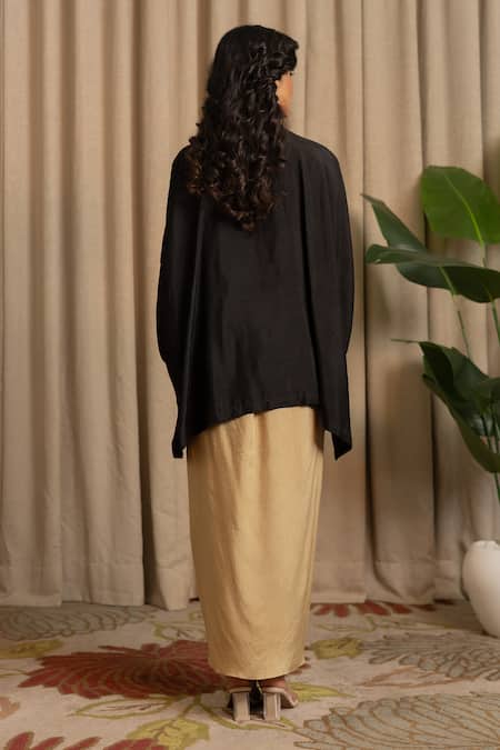 Vanshika Agarwal Label Tressa Embellished Kaftan & Dhoti Skirt Set 