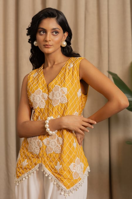 Buy_Vanshika Agarwal Label_Yellow Bemberg, Georgette, Silk Embroidery, Bloom V Floral Top And Pant Set _Online_at_Aza_Fashions