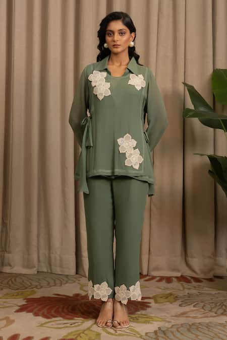Vanshika Agarwal Label Green Georgette Applique Collared Lancet Floral Shirt And Pant Set 