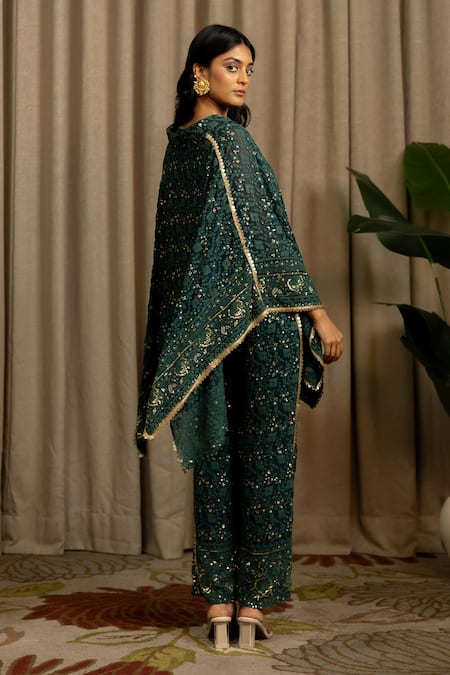 Vanshika Agarwal Label Zuna Embroidered Kaftan Top & Pant Set 