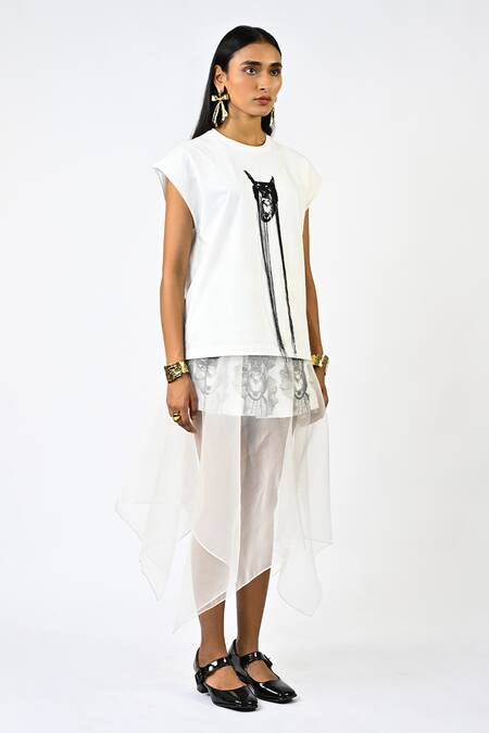 Huemn White Cotton, Jersey Embroidery, Beads, Metallic Thread Fringed Hand Canine Top Online at Aza Fashions Huemn_White Cotton, Jersey Embroidery, Beads, Metallic Thread Fringed Hand Canine Top _Online_at_Aza_Fashions