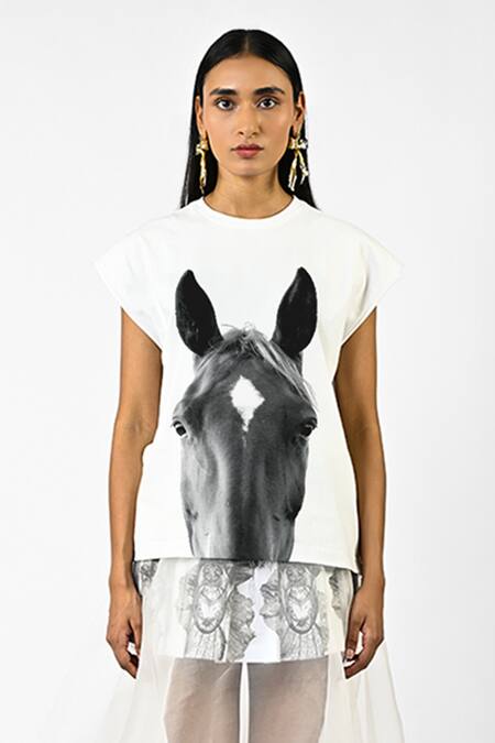 Huemn White Cotton Round Neck Horse Print Top Online at Aza Fashions Huemn_White Cotton Round Neck Horse Print Top _Online_at_Aza_Fashions