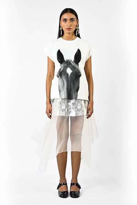 Shop Huemn White Cotton Round Neck Horse Print Top Online at Aza Fashions Shop_Huemn_White Cotton Round Neck Horse Print Top _Online_at_Aza_Fashions