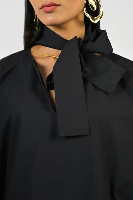 Huemn_Black Cotton Split V-neck Hybrid Kaftan Kurta _at_Aza_Fashions