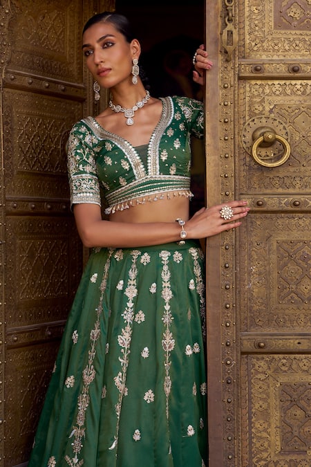 Lashkaraa_Green Silk Embroidery, Sequins V-neck Lehenga Set _at_Aza_Fashions