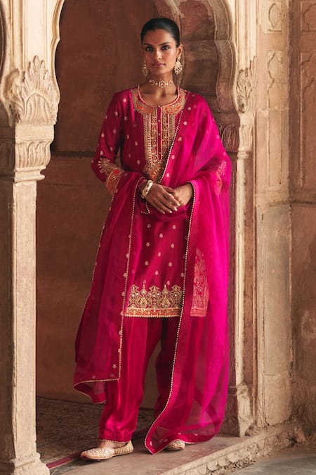 Sheetal Batra_Fuchsia Chanderi , Organza Pearls, Anila Banarasi Tilla And Kurta Set _Online_at_Aza_Fashions
