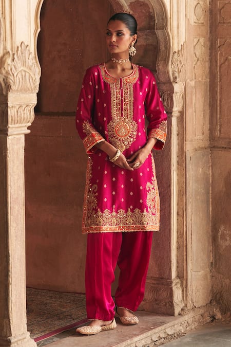 Buy_Sheetal Batra_Fuchsia Chanderi , Organza Pearls, Anila Banarasi Tilla And Kurta Set _Online_at_Aza_Fashions