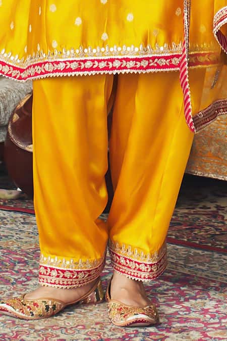 Sheetal Batra_Mustard Chanderi Silk Pearls, Sequins, Gota Hafsa Banarasi Tilla And Kurta Set _Online_at_Aza_Fashions