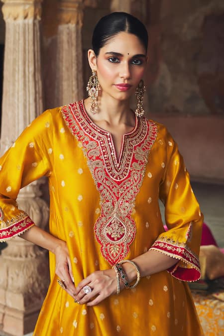 Buy_Sheetal Batra_Mustard Chanderi Silk Pearls, Sequins, Gota Hafsa Banarasi Tilla And Kurta Set _Online_at_Aza_Fashions