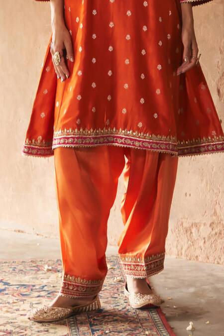 Sheetal Batra_Orange Chanderi , Organza Pearls, Hafsa Kashmiri Tilla And Kurta Set _Online_at_Aza_Fashions