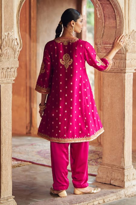 Sheetal Batra Inaayat Chanderi Tilla & Gota Patti Embroidered Kurta Set 