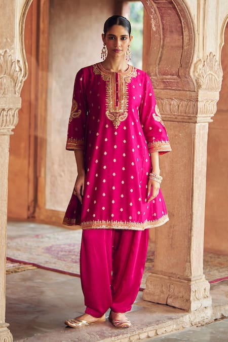 Sheetal Batra Inaayat Chanderi Tilla & Gota Patti Embroidered Kurta Set 