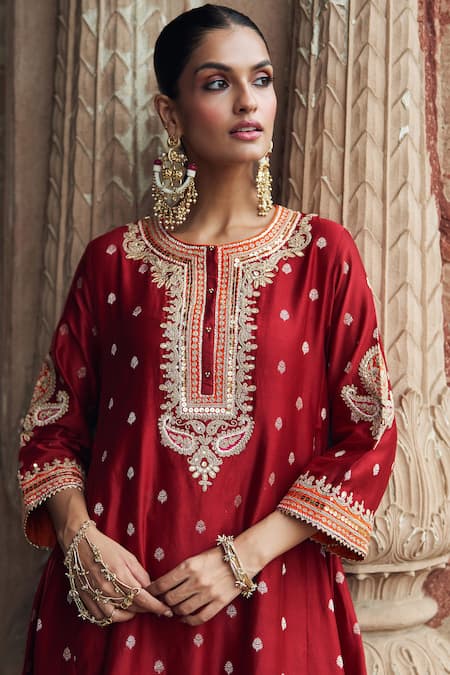 Buy_Sheetal Batra_Red Chanderi Silk Pearls, Sequins, Gota Inaayat Banarasi Tilla And Kurta Set _Online_at_Aza_Fashions