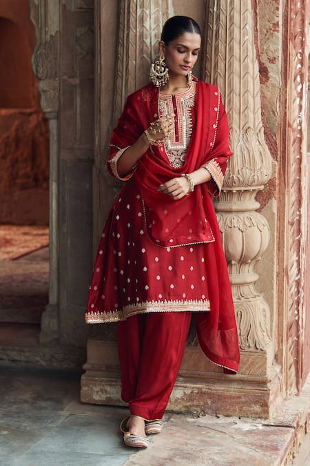 Sheetal Batra Inaayat Chanderi Banarasi Tilla & Gota Patti Kurta Set