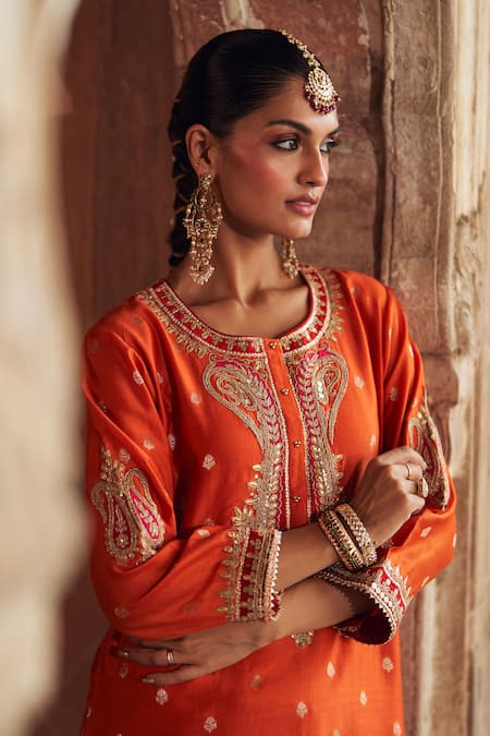 Shop_Sheetal Batra_Orange Chanderi , Organza Pearls, Fahmida Kashmiri Tilla And Kurta Set _Online_at_Aza_Fashions