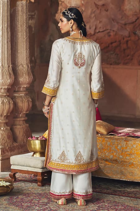 Sheetal Batra Sumaira Kashmiri Tilla & Gota Patti Kurta Set 