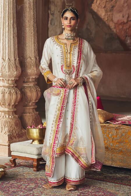 Buy_Sheetal Batra_Ivory Chanderi , , Chanderi, Sumaira Kashmiri Tilla And Kurta Set 