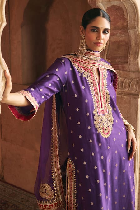 Shop Sheetal Batra Purple Chanderi , Organza Sobia Kashmiri Tilla And Kurta Set Online at Aza Fashions Shop_Sheetal Batra_Purple Chanderi , Organza Sobia Kashmiri Tilla And Kurta Set _Online_at_Aza_Fashions