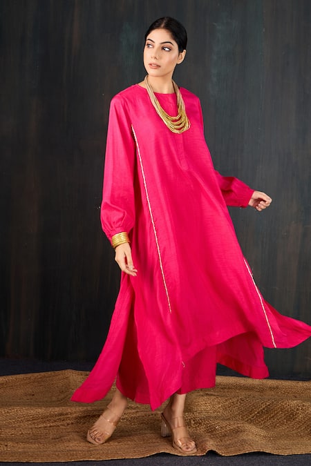 Tuli_Pink Silk, Cotton Zari Round Neck Gulaabi Rani Stitch Kurta And Pant Set _Online_at_Aza_Fashions