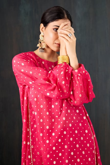 Tuli_Fuchsia Chanderi, Cotton, Silk Surkhi Anar Floral Jacquard Kurta And Pant Set _Online_at_Aza_Fashions