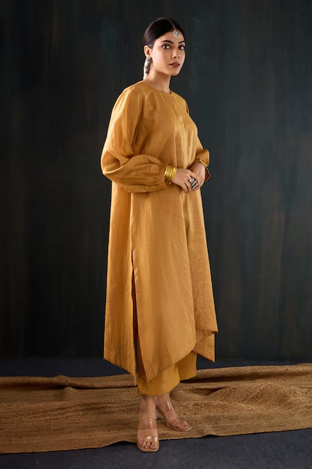 Tuli_Mustard Chanderi, Cotton, Silk Round Neck Sunheri Mul Anar Kurta And Pant Set _at_Aza_Fashions