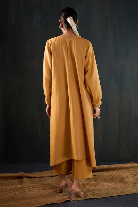 Tuli Sunheri Mul Anar Kurta & Pant Set 