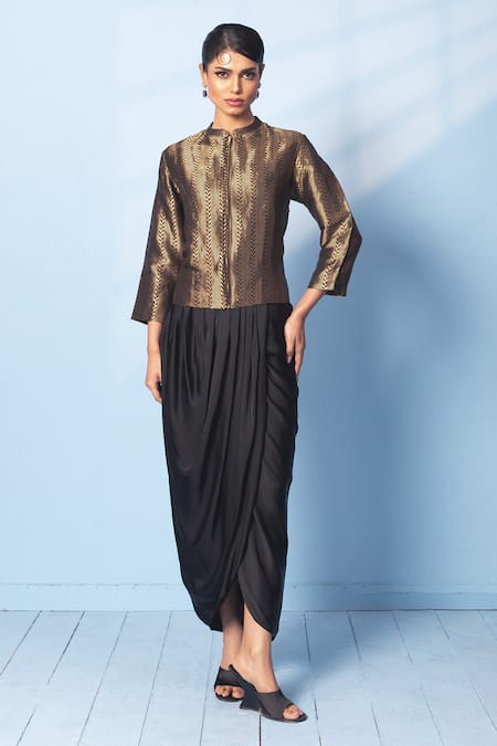 Vishwa By Pinki Sinha Black Silk Zari Mandarin Collar Brocade Woven Jacket And Draped Skirt Set 