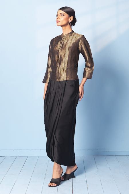 Vishwa By Pinki Sinha_Black Silk Zari Mandarin Collar Brocade Woven Jacket And Draped Skirt Set _at_Aza_Fashions