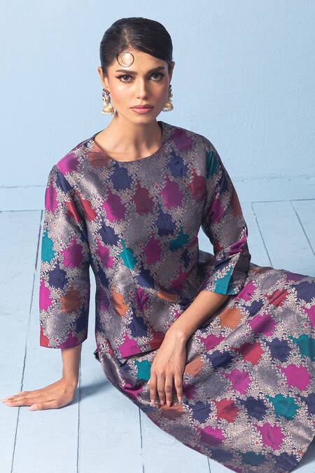 Buy_Vishwa By Pinki Sinha_Blue Brocade, Silk Zari Round Neck Rangkaat Banarsi Woven Kurta And Pant_Online_at_Aza_Fashions