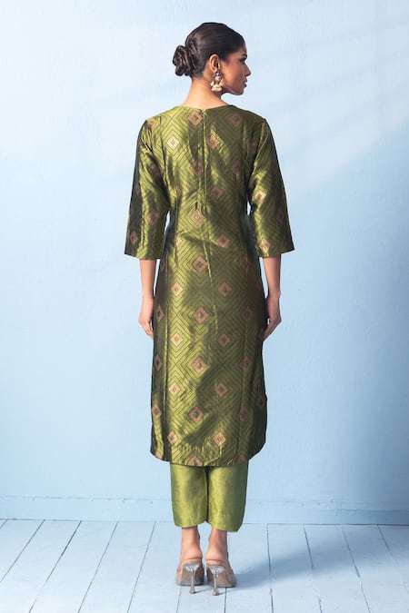 Vishwa By Pinki Sinha Tanchoi Woven Kurta & Raw Silk Pant Set 