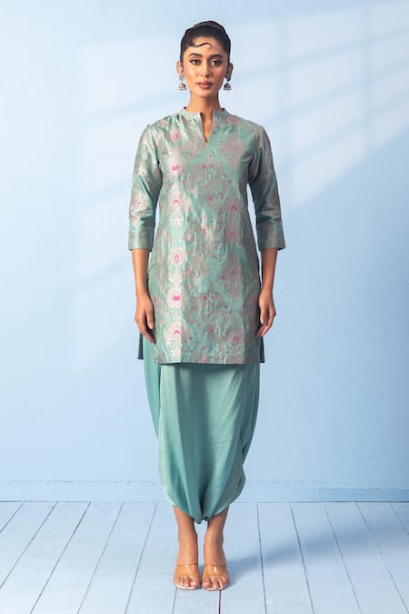 Buy_Vishwa By Pinki Sinha_Green Zari Mandarin Collar Banarsi Woven Kurta And Dhoti Pant Set _Online_at_Aza_Fashions