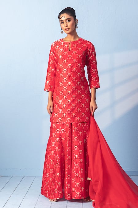 Buy Vishwa By Pinki Sinha Red Silk Zari, Gota Patti Keyhole Neck Banarsi Woven Kurta Sharara Dupatta Set Online at Aza Fashions Buy_Vishwa By Pinki Sinha_Red Silk Zari, Gota Patti Keyhole Neck Banarsi Woven Kurta Sharara Dupatta Set _Online_at_Aza_Fashions