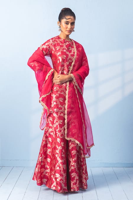 Vishwa By Pinki Sinha Red Brocade, Organza Zari Mandarin Collar Banarsi Woven Kurta And Sharara Set 