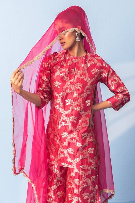 Buy_Vishwa By Pinki Sinha_Red Silk, Organza Zari Mandarin Collar Banarsi Woven Kurta And Sharara Set 