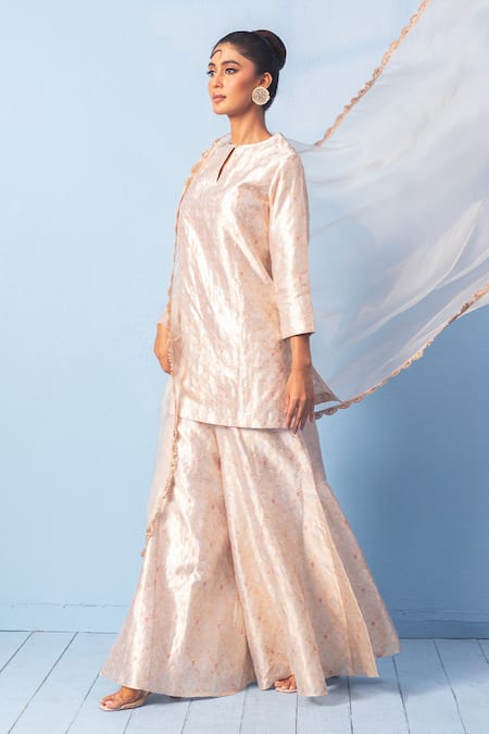 Vishwa By Pinki Sinha_White Silk, Organza Embroidery, Zari, Woven Banarsi Kurta Sharara Dupatta Set _Online_at_Aza_Fashions