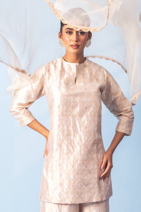 Vishwa By Pinki Sinha_White Silk, Organza Embroidery, Zari, Woven Banarsi Kurta Sharara Dupatta Set _at_Aza_Fashions