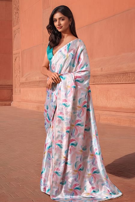 Buy_Naintara Bajaj_White Chinon Tassels V-neck Abstract Print Pre-draped Saree With Blouse _Online_at_Aza_Fashions