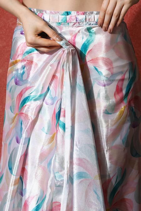 Shop_Naintara Bajaj_White Chinon Tassels V-neck Abstract Print Pre-draped Saree With Blouse _Online_at_Aza_Fashions