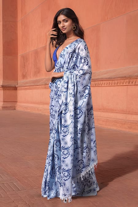 Buy_Naintara Bajaj_White Chinon V-neck Floral Print Pre-draped Saree With Blouse _Online_at_Aza_Fashions