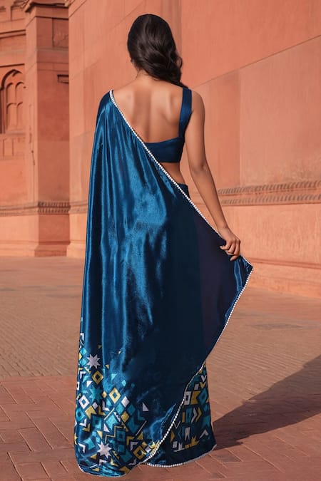 Naintara Bajaj Geometric Print Pre-Draped Saree With Blouse 