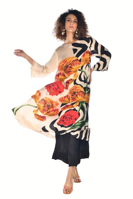 Buy_ISADAA BY ROTNA DUTT_Off White Satin, Georgette Round Digital Printed Tulip And Abstract Kurta Palazzo _Online_at_Aza_Fashions