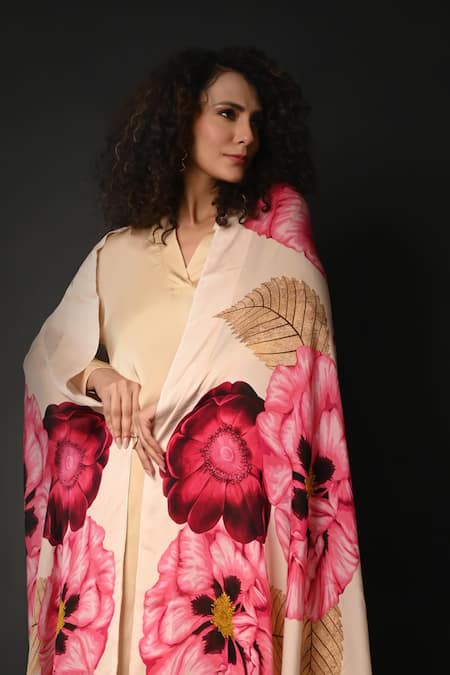 Buy_ISADAA BY ROTNA DUTT_White Satin, Georgette, Organza V-neck Digital Printed Kurta, Pant And Dupatta Set _Online_at_Aza_Fashions