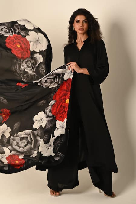 ISADAA BY ROTNA DUTT_Black Satin, Georgette, Organza Split V-neck Digital Print Kurta Set _Online_at_Aza_Fashions