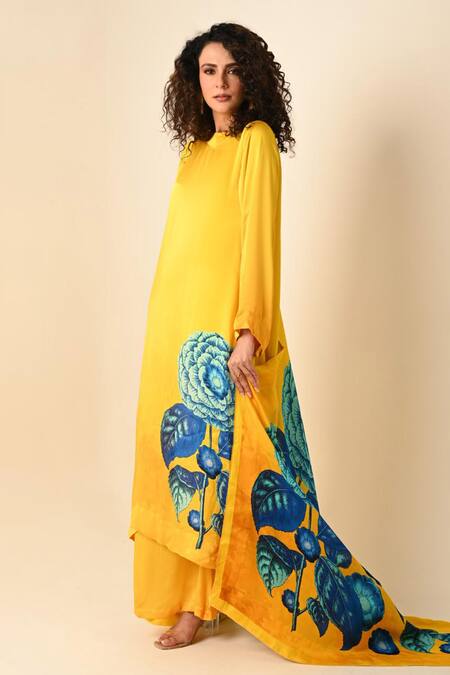 ISADAA BY ROTNA DUTT_Yellow Satin, Organza Digital Printed Floral Dupatta _Online_at_Aza_Fashions