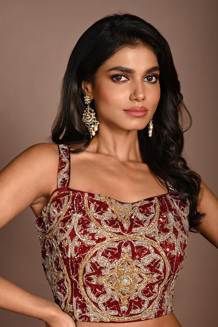 Buy_ISADAA BY ROTNA DUTT_Red Satin, Georgette, Organza Embroidery, And Cutdana Hand Choli Skirt Set 