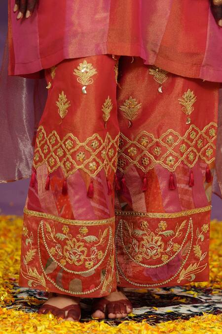 Buy_Jyoti Bansal_Red Tissue Embroidery, Mirrors, Tassels Round Neck Tilla Dori And Kurta Set _Online_at_Aza_Fashions