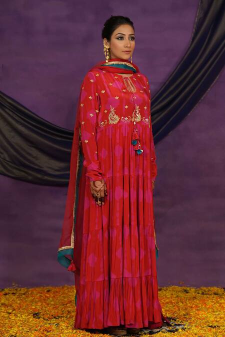 Jyoti Bansal_Red Crepe, Organza Embroidery, Tie Dye Tilla Dori Anarkali With Dupatta _Online_at_Aza_Fashions