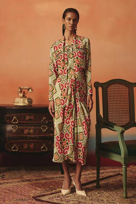 Pooja Rajgarhia Gupta_Red Crepe Crystals Collared Tara Ikat Pattern Tie Shirt _Online_at_Aza_Fashions