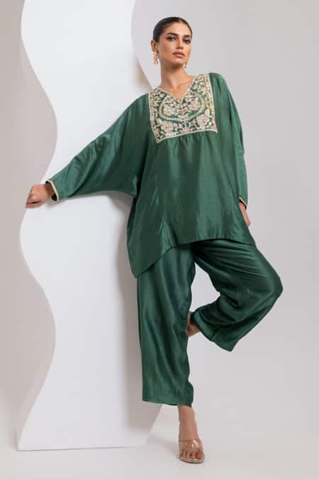 Buy_Oshi By Shikha_Green Silk Embroidery, Zari V-neck Hand Pheran Kaftan And Pant Set _Online_at_Aza_Fashions